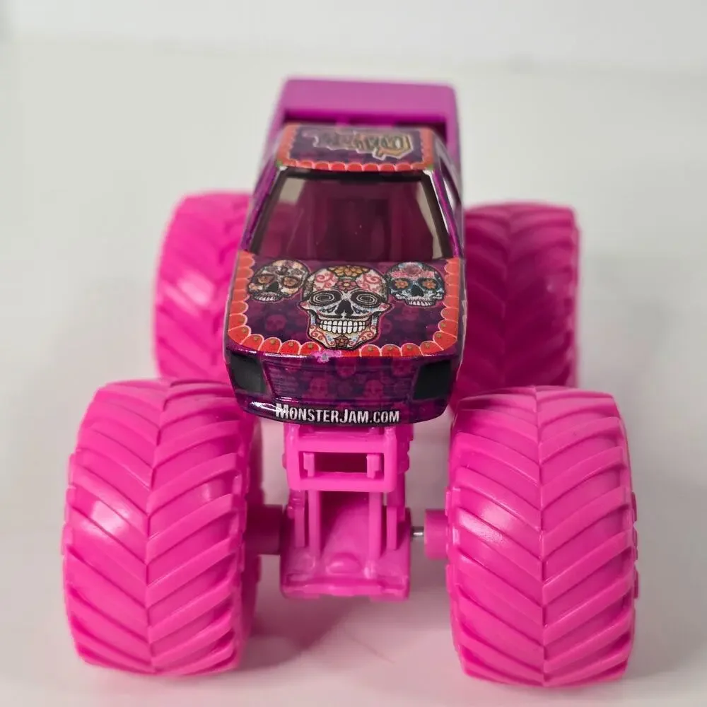 Monster Jam Calavera Pink Sugar Skull BKT Monster Truck Toy